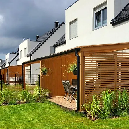 Wakacyjna 1 House تشوستش